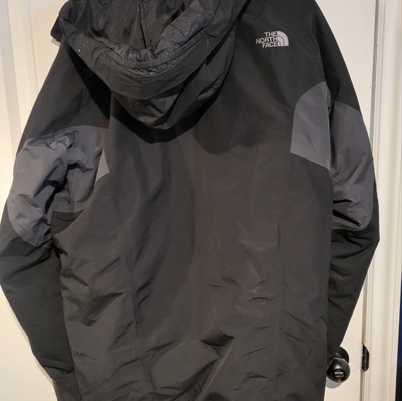 The North Face Jacket - Picture 2 of 6